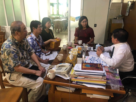 2019年3月ミャンマーにて。Myanmar Dental Councilの会長Pain Soe先生を訪ねて